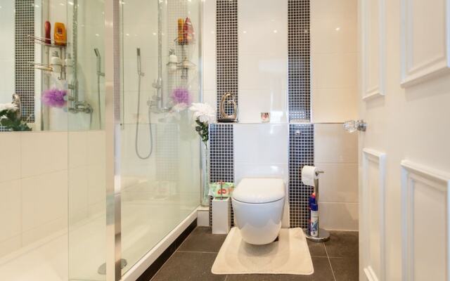 Riverside views at Chelsea Harbour