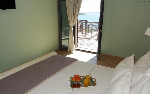 Melina Apartments Pool View