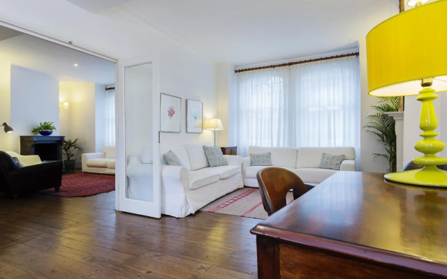 Veeve  4 Bed Family Home With Garden Walkway Fulham