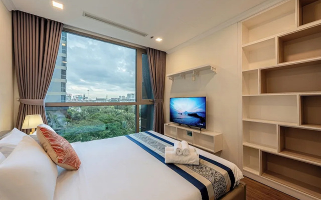 Apartment in Landmark-Vinhome.CTP by Yen