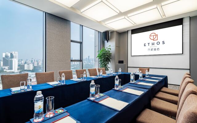 Hilton Garden Inn Xiamen Bailuzhou Park