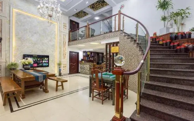 Old Village Chief Hostel