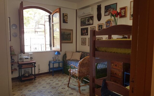Villa del Golfo Urio with shared swimming pool