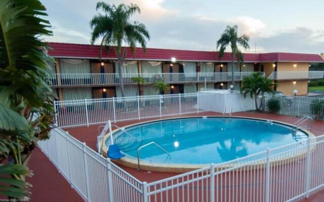 Express Inn & Suites Clearwater