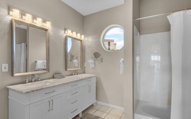 Beach Haven- Beach Pointe 703