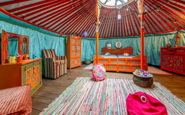 Lively Holiday Home With Garden