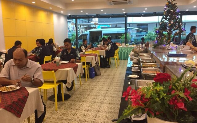 May Flower Grand Hotel Korat