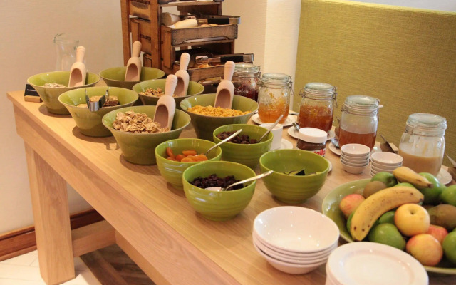 Отель B&B Hotel London Heathrow