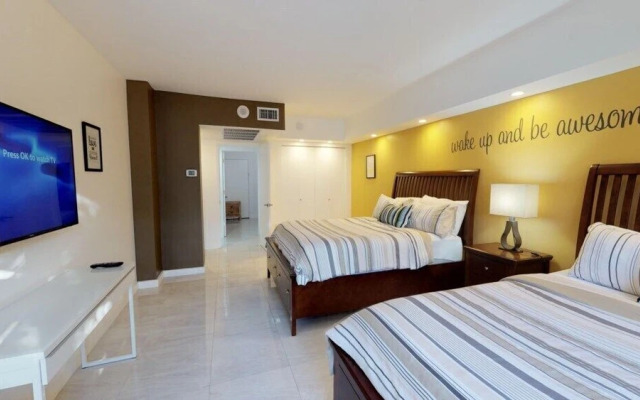 Premium 2 Bedroom +den Apartment Or-202