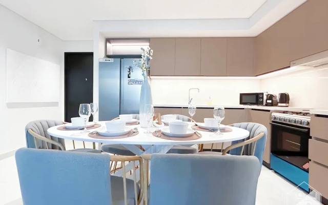 Luxurious 4B Balcony & Views Burjcrown Downtown