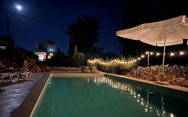 Quaint Villa in Xirosterni With Garden