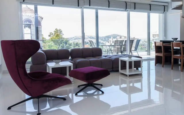 Marousi 2 Bd Luxury Living w Shared Pool