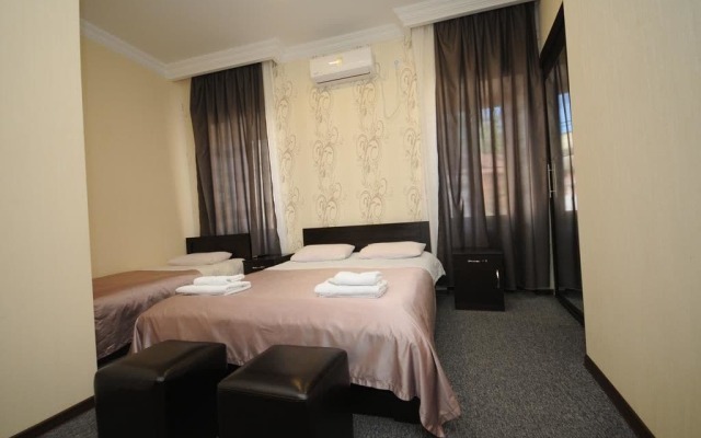7 rooms