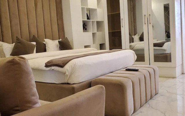 The Palms Hotel