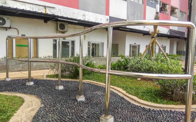 Homey And Comfy Studio Apartment At Sentra Timur Residence