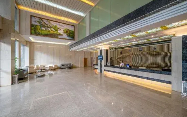 Four Seasons Hotel (Nanning Zoo Qingchuan Subway Station)