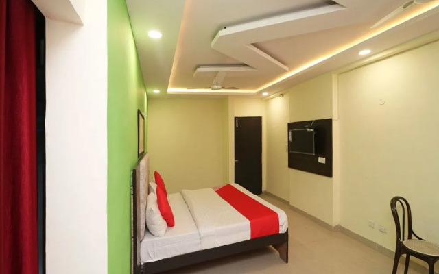 OYO 26869 Taj View Pent House
