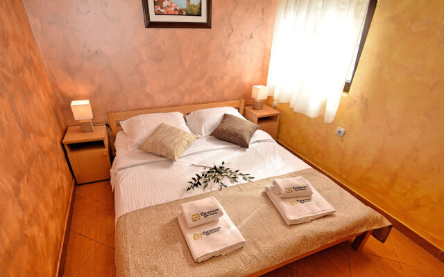 Step to Kotor bay Stoliv