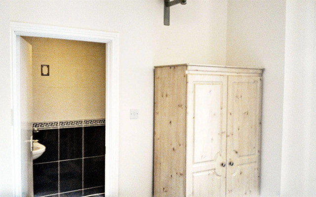 The Shipwright Guesthouse