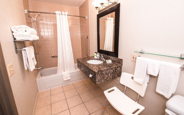 Best Western Plus Pembina Inn & Suites