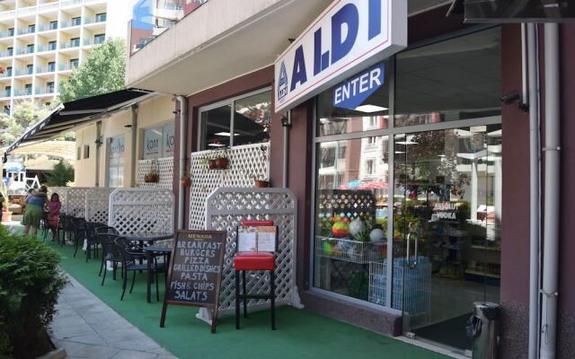 Apartments in Admiral Plaza Aparthotel