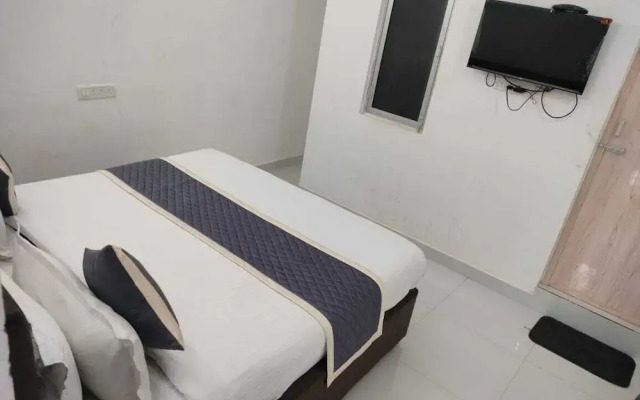 Eben Service Apartment