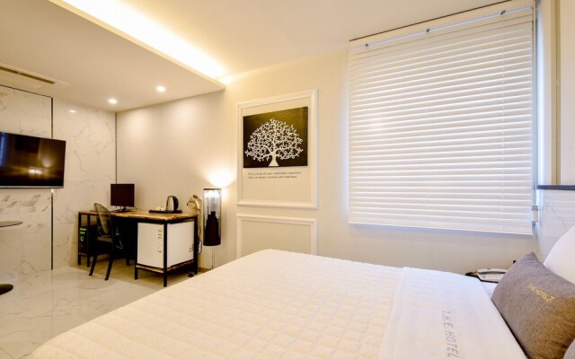 The SWEET Hotel