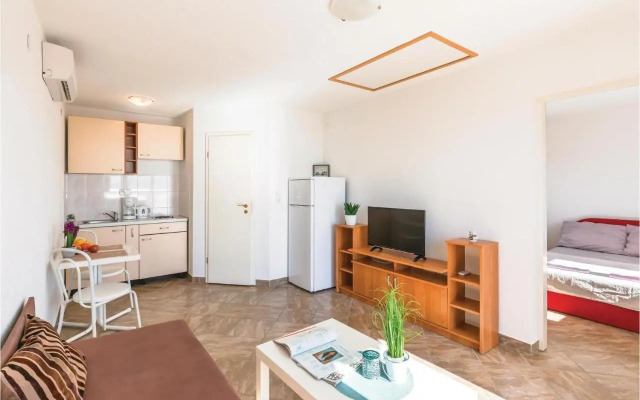 Apartment Podaca with Outdoor Swimming Pool 305