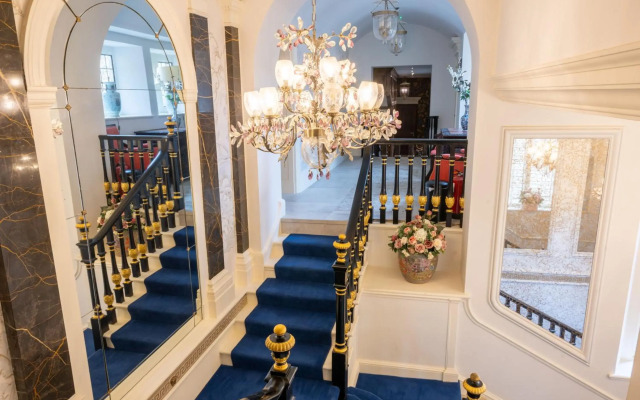 Weston Manor Hotel