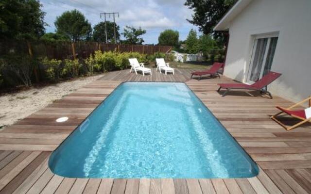Villa 2 Chambres Bassin D'Arcachon Dans Quartier Residentiel.