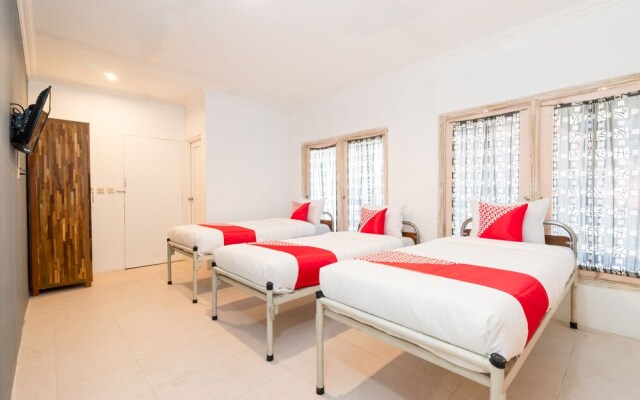 OYO 1592 Gading 4u Homestay