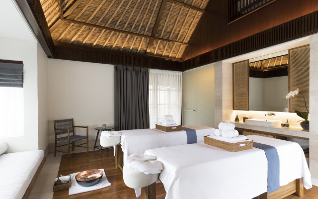 REVĪVŌ Wellness Resort Nusa Dua Bali