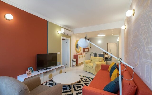 FM Luxury 3-BDR Apartment - Splendid Shapes