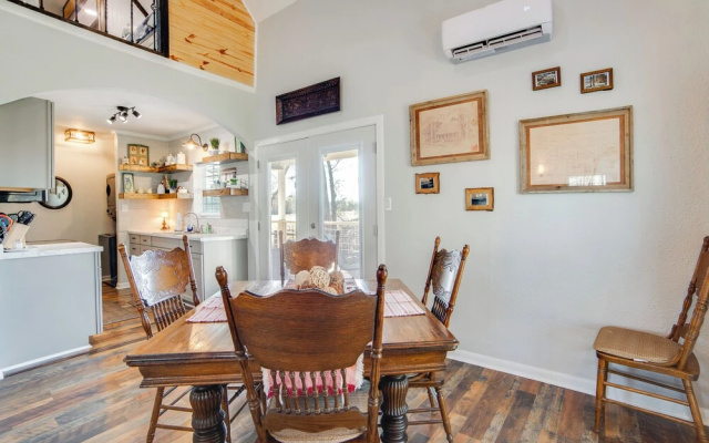 Anglers' Haven! Cedar Creek Reservoir Getaway