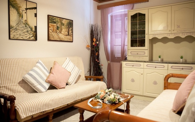Areopolis Central Apartment