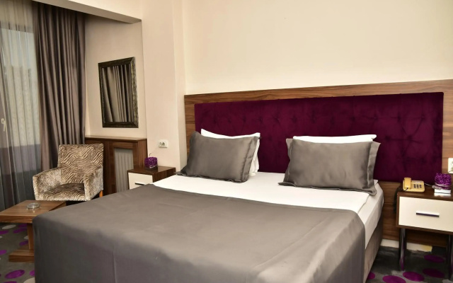Hande Hotel