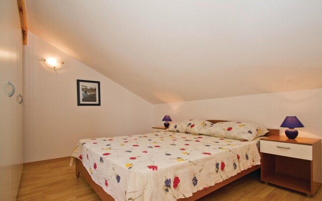 Beautiful Home in Crna Punta With Wifi and 2 Bedrooms