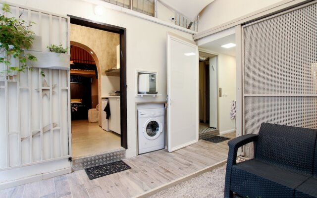 Classic Studio Apt In Heart Of Tel Aviv