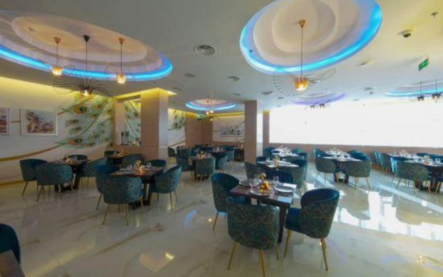 Redwaves Hotel