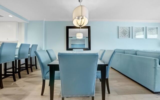 Beachfront Condo With 180-degree Views and Pool