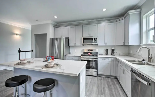 6 Mi to French Quarter: Modern New Orleans Gem