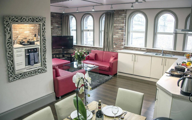 Base Serviced Apartments - Sir Thomas Street