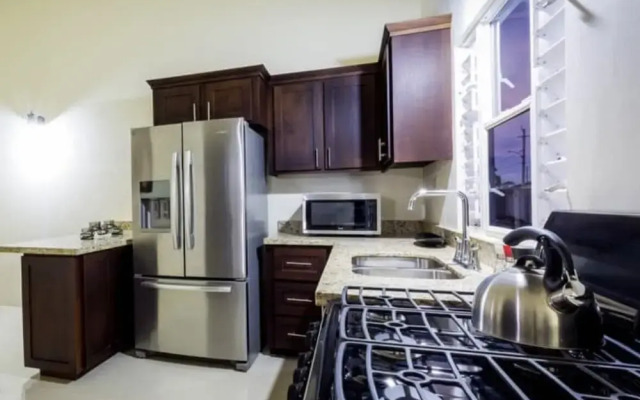 Jhadano Villa 3BR Pool Shuttle 3 Mins to Beach