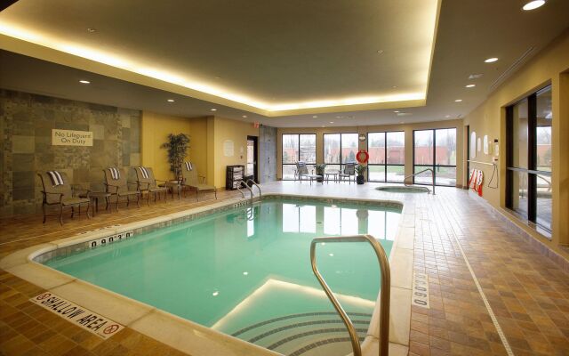 Courtyard by Marriott Hamilton