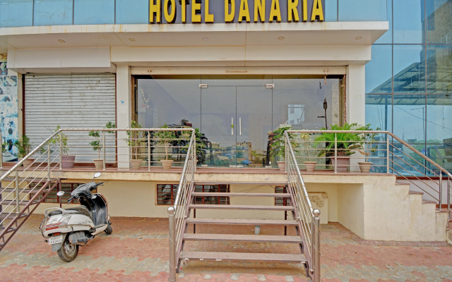 OYO 79935 Collection O Hotel Danaria