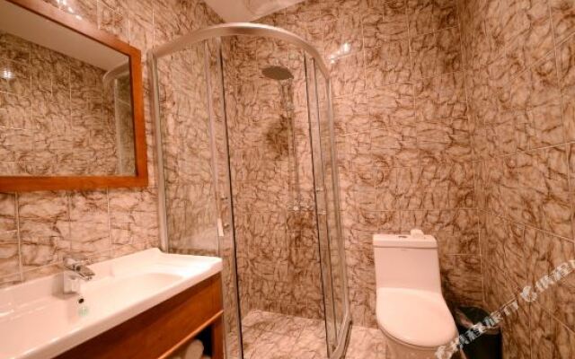 Aidiemu Russian Theme Hotel