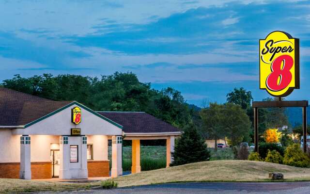 Super 8 by Wyndham Newcomerstown