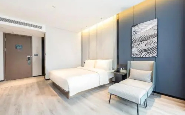 Atour Hotel Zhengzhou East Station Longzi Lake