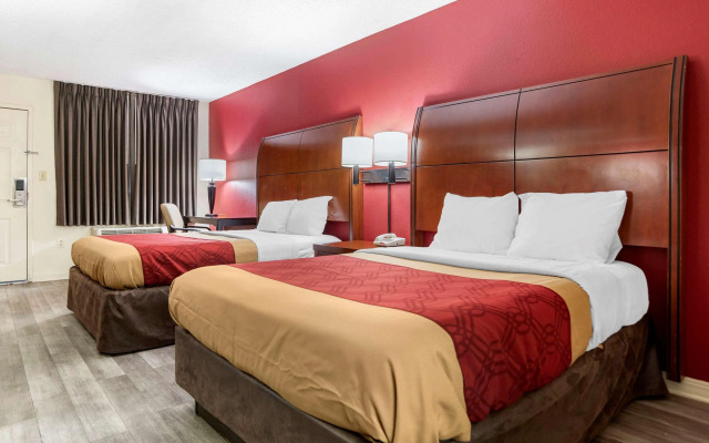 Econo Lodge Pearl