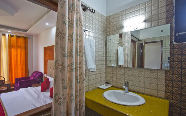 Apple Crescent Resorts